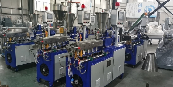Double Twin Screw Plastic Extruder Masterbatch Granulator voor op maat gemaakte eisen